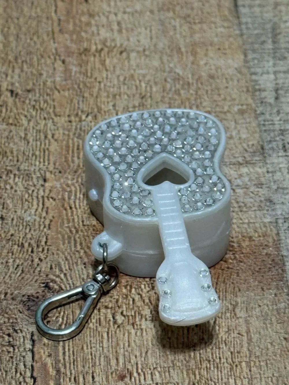 BATH & BODY WORKS GUITAR POCKET BAC HOLDER SOUND MAKING BLING DIAMOND